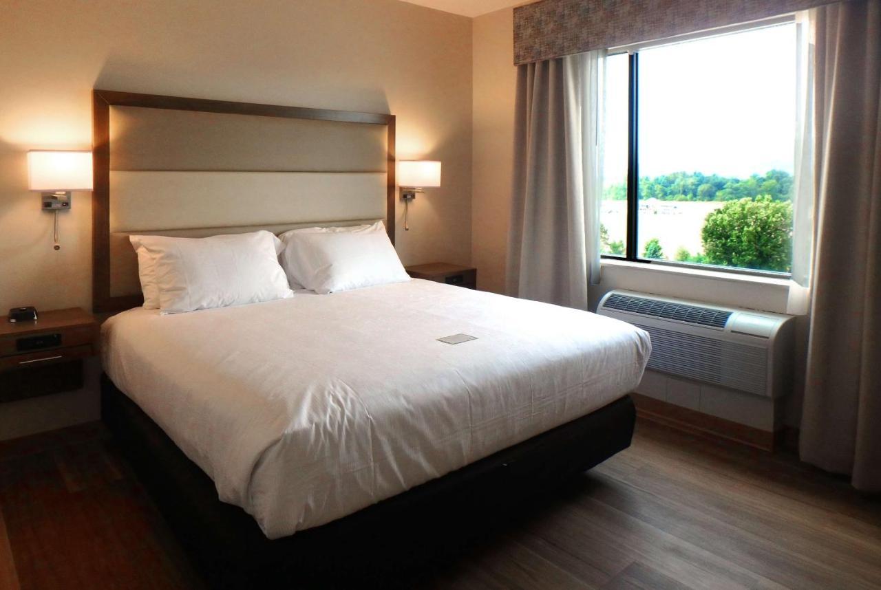 Wyndham Garden State College Otel Boalsburg Dış mekan fotoğraf